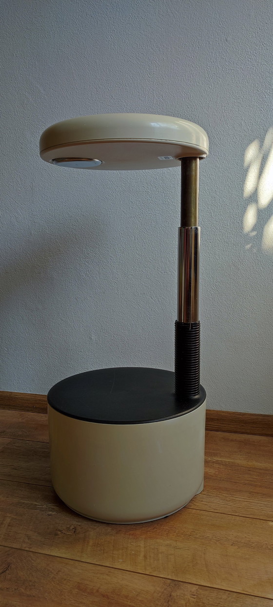 Image 1 of Weltraumzeitalter Velca Hocker Golf Lucci & Orlandini Creme