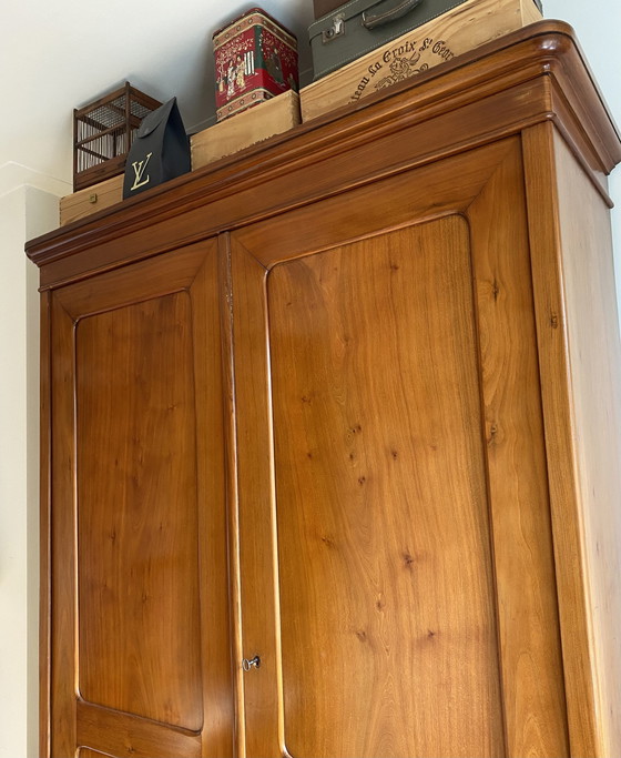 Image 1 of Klassischer französischer Kleiderschrank