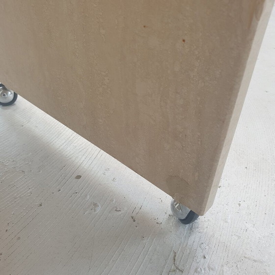 Image 1 of Satz von 3 italienischen Travertin-Nesttischen im Vintage-Stil, 1980er Jahre