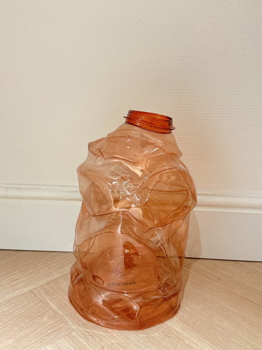 Große Eros Torso Vase von Niko June