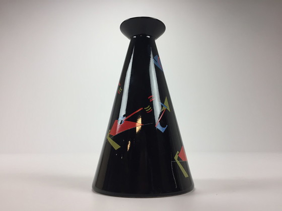 Image 1 of Design im Memphis-Stil