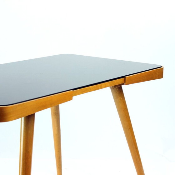 Image 1 of Vintage Couchtisch aus Eiche und schwarzem Glas von Cesky Nabytek, Tschechien 1960
