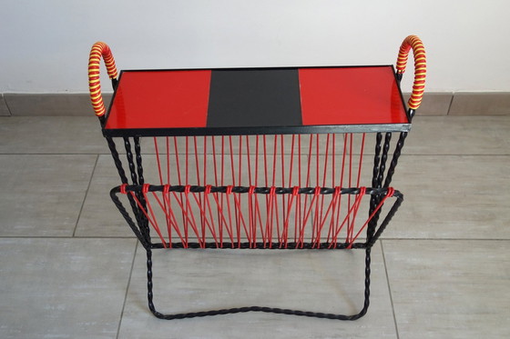 Image 1 of Zeitschriftenhalter Scoubidou Rot und Schwarz aus Metall 50er-60er Jahre