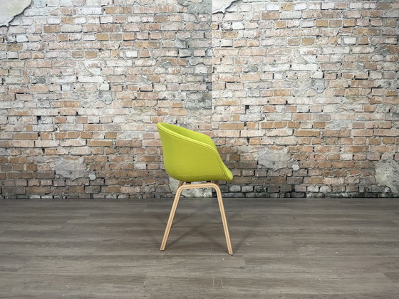 Image 1 of Hay AAC 23 grüner Stuhl