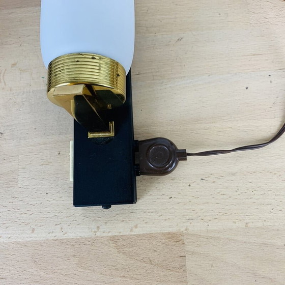 Image 1 of Paar alte Wandlampen aus Metall und weißem Opalin, 1950er Jahre