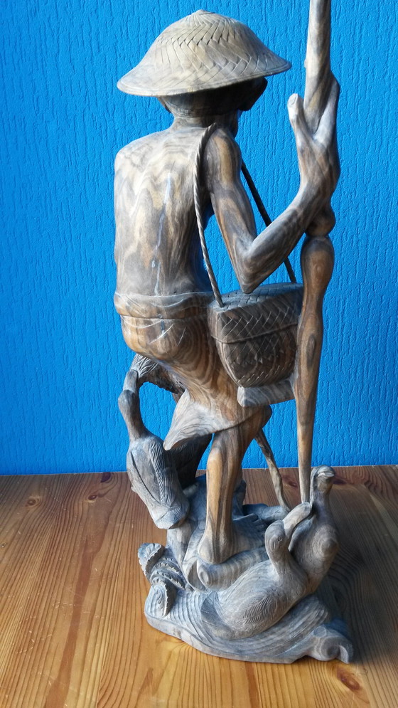 Image 1 of Holzstatue eines Fischers mit Enten, 84 cm hoch