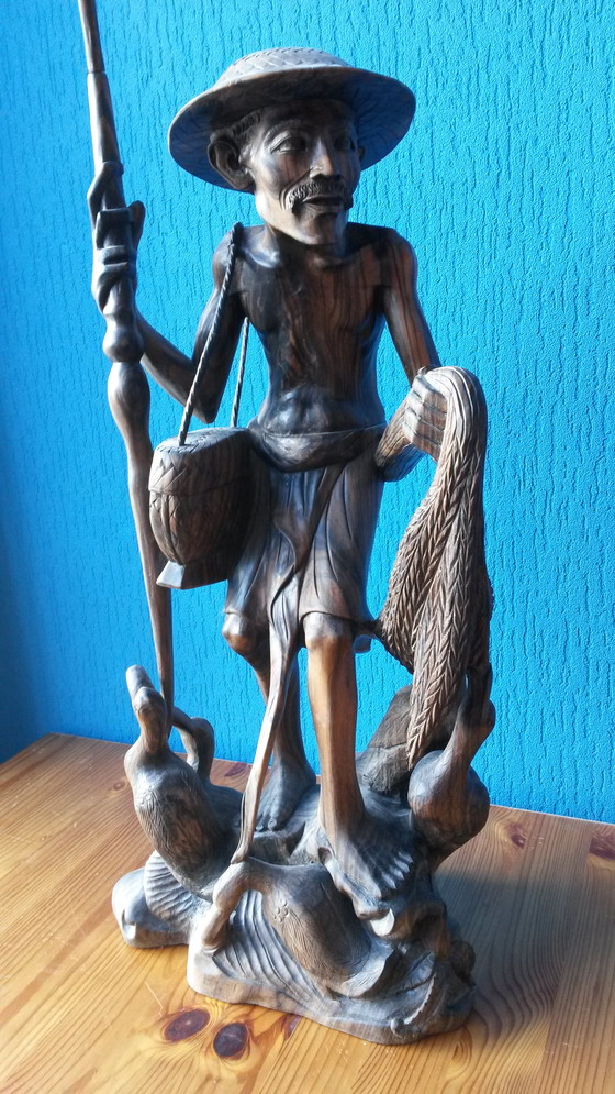 Image 1 of Holzstatue eines Fischers mit Enten, 84 cm hoch