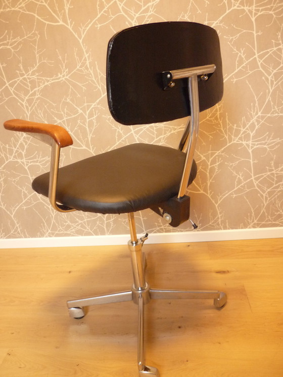 Image 1 of Vintage-Bürostuhl