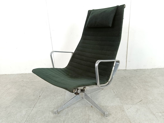Image 1 of Charles & Ray Eames EA124 Loungesessel aus schwarzem Stoff, 1970er Jahre