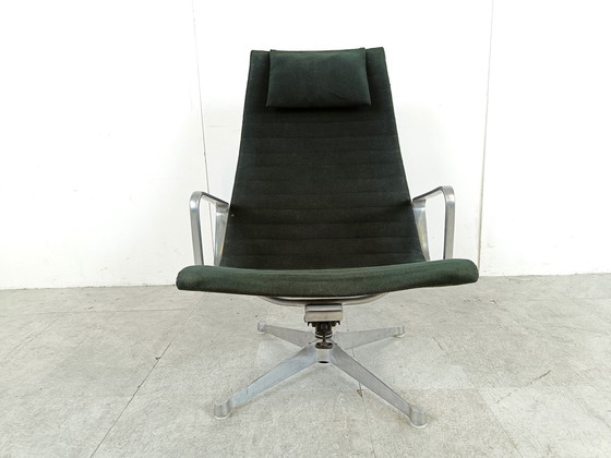 Image 1 of Charles & Ray Eames EA124 Loungesessel aus schwarzem Stoff, 1970er Jahre