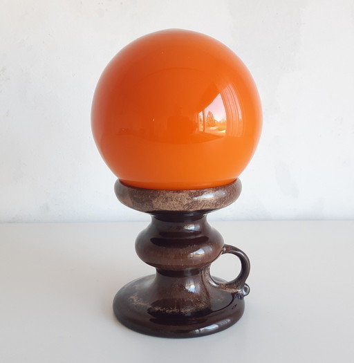 Keramik Steingut Vintage Tischlampe mit Orange Glaskolben, West Deutschland Fett Lava Stil