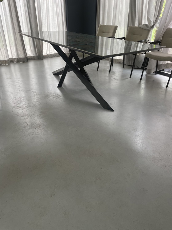 Image 1 of Melchior-Esstisch