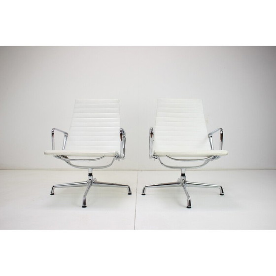 Image 1 of Ein Paar alte Ledersessel von Charles und Ray Eames für Vitra