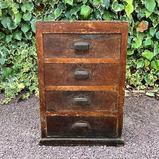 Image 1 of Vintage-Schrank mit 4 Schubladen und Muschelgriffen