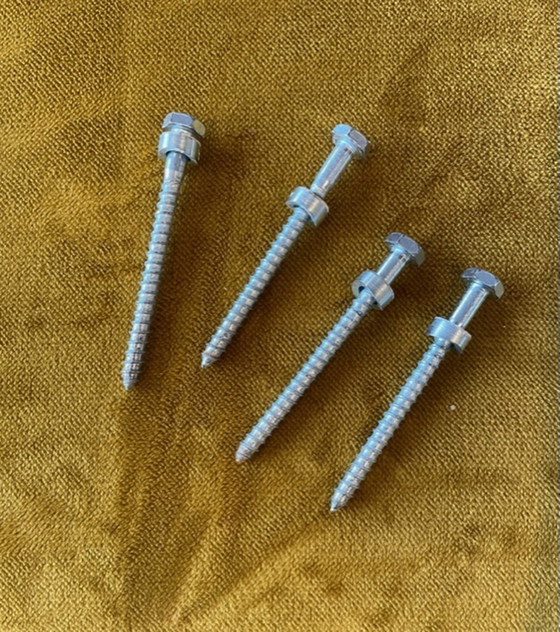 Image 1 of Garderobe 1013 aus Gips