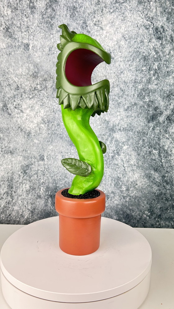 Image 1 of Rotan Hunt „The Plant“ Figur