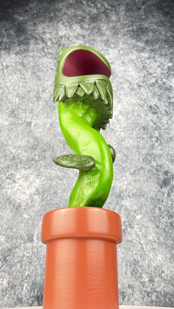 Image 1 of Rotan Hunt „The Plant“ Figur