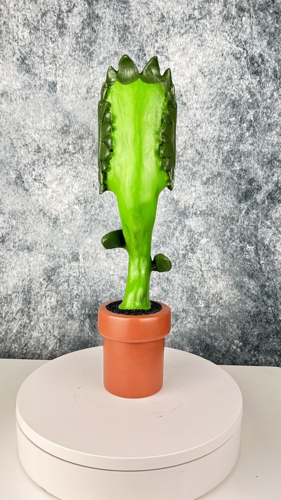 Image 1 of Rotan Hunt „The Plant“ Figur