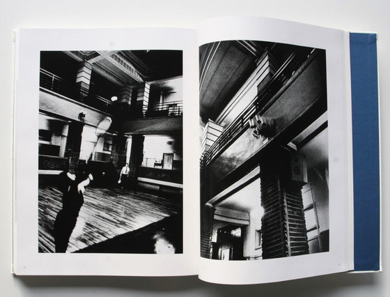 Image 1 of Miyako Ishiuchi – Suidobashi: Bücher des Tokyo Dental College