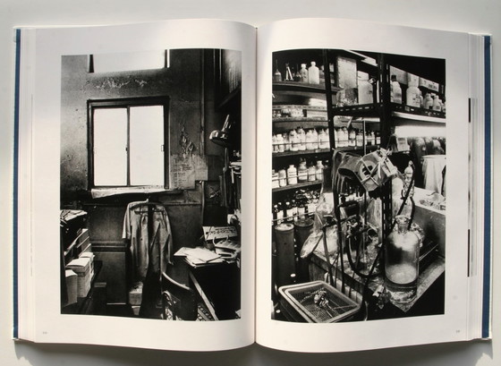 Image 1 of Miyako Ishiuchi – Suidobashi: Bücher des Tokyo Dental College