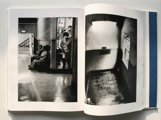 Image 1 of Miyako Ishiuchi – Suidobashi: Bücher des Tokyo Dental College