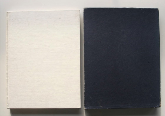 Image 1 of Miyako Ishiuchi – Suidobashi: Bücher des Tokyo Dental College