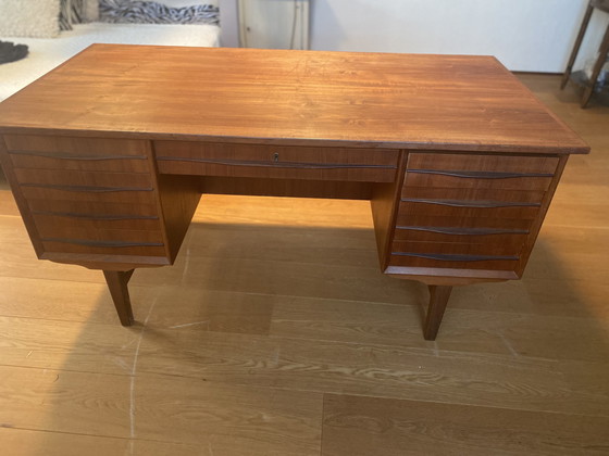 Image 1 of Dänischer Design-Retro-Palisander-Chefschreibtisch aus den 1950er Jahren