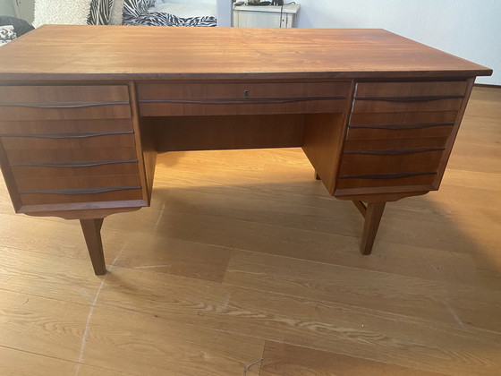 Image 1 of Dänischer Design-Retro-Palisander-Chefschreibtisch aus den 1950er Jahren