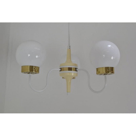 Image 1 of Mid-Century-Kronleuchter aus Milchglas von Instala, 1960er Jahre