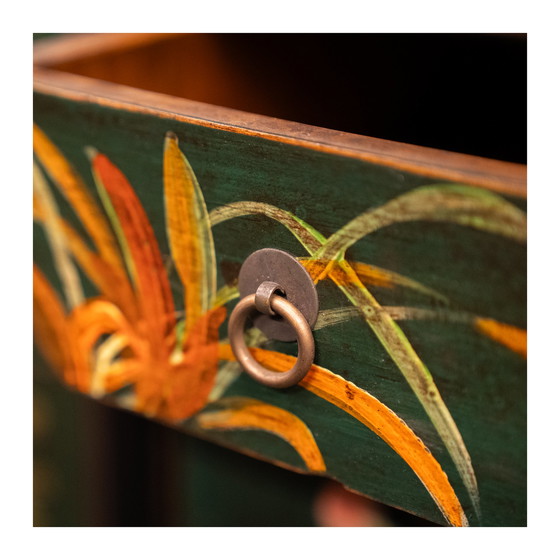 Image 1 of Chinesisches TV-Sideboard mit Blumenmalerei