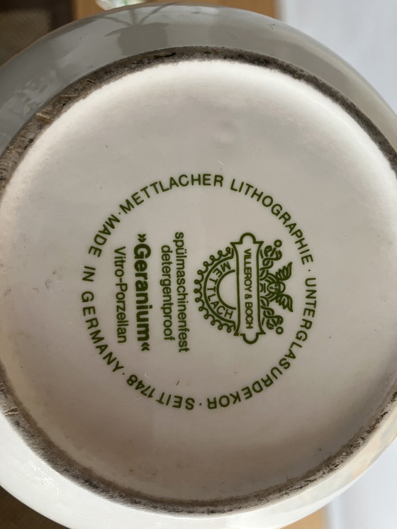 Image 1 of Villeroy & Boch Geranium Teekanne