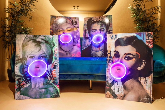 Image 1 of LedMansion Bubble Collection V.2. Marylin Audrey Frida Brigitte PopArt- Kunst -LED-Lampe