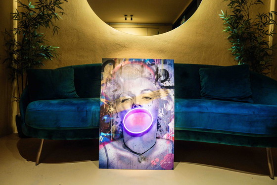 Image 1 of LedMansion Bubble Collection V.2. Marylin Audrey Frida Brigitte PopArt- Kunst -LED-Lampe
