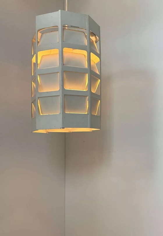 Image 1 of Vintage Hängeleuchte Von Poul Gernes, Mattweiß lackiertes Metall, Von Poulsen Dänemark