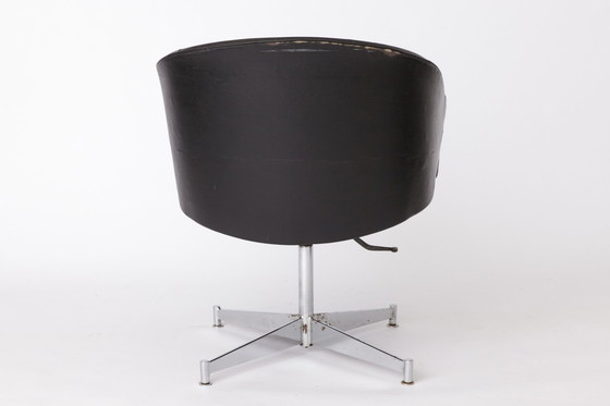 Image 1 of Stilvoller Drehstuhl von Thonet 1980S Österreich