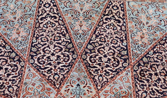 Image 1 of Neuer Kaschmir-Seidenteppich - sehr feines Gonbad-Design