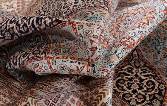 Image 1 of Neuer Kaschmir-Seidenteppich - sehr feines Gonbad-Design