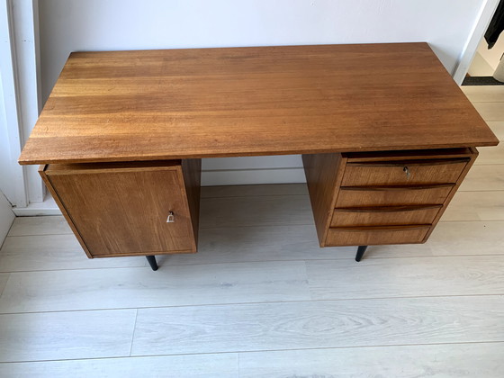 Image 1 of Vintage Schreibtisch