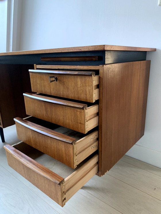 Image 1 of Vintage Schreibtisch