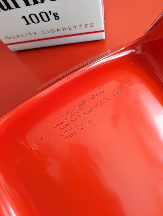 Image 1 of Rotes Esstischset 'Selene' von Vico Magistretti für Artemide 1960er Jahre