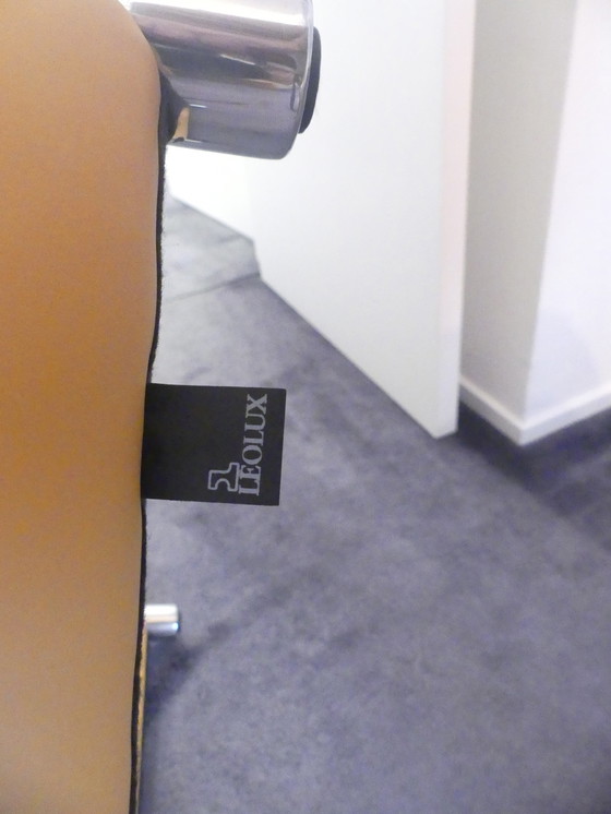 Image 1 of 2 x Leolux Excalibur Sessel