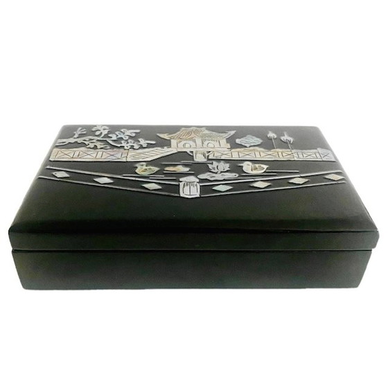 Image 1 of Vintage Japanische Schmuckschatulle mit Perlmutt Einlegearbeiten