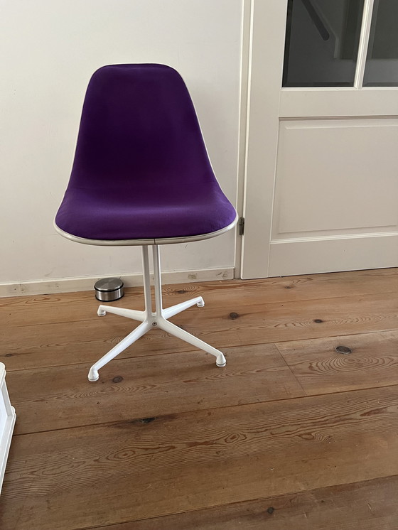 Image 1 of 4x Esszimmerstühle von Herman Miller, Designer Charles Eames 1969,