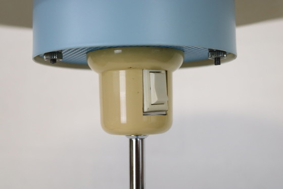 Image 1 of Modernes dänisches Design Stehlampe in blau und weißen Schirmen - Dänemark 80'S