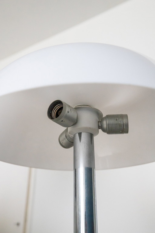 Egon Hillebrand Tischleuchte Modell 7377