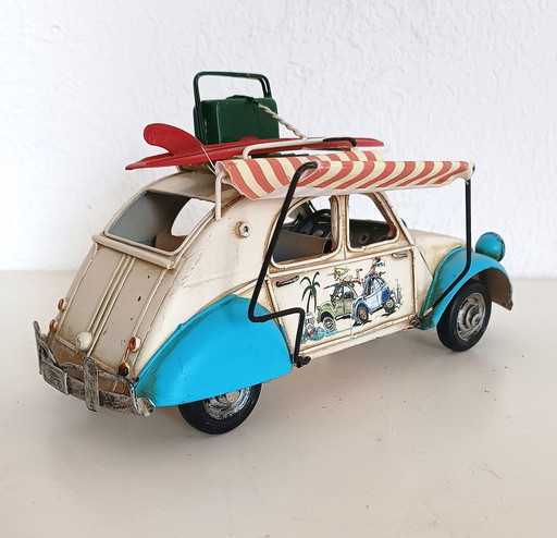 Retro-Modellauto eines Citroen 2Cv