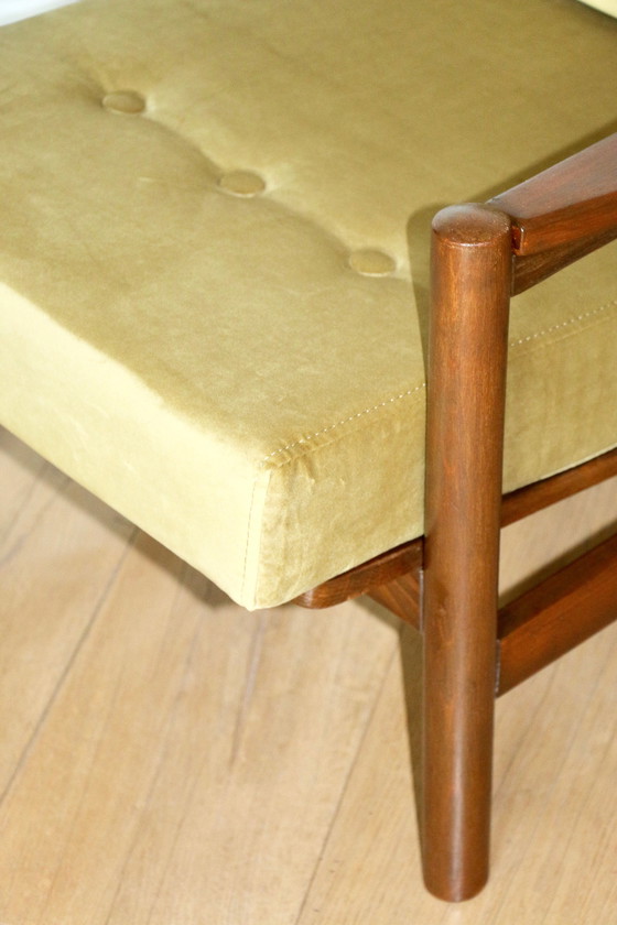 Image 1 of Vintage Sessel In Olive Zitrone Samt, 1970S
