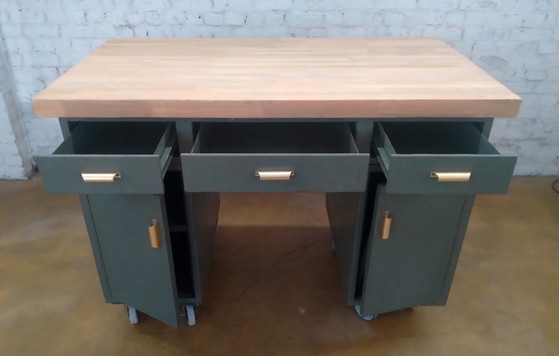 Image 1 of Vintage Industrial Schreibtisch mit Gummiholzplatte