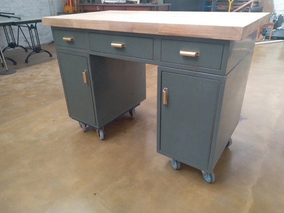 Image 1 of Vintage Industrial Schreibtisch mit Gummiholzplatte