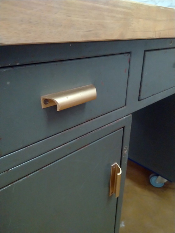Image 1 of Vintage Industrial Schreibtisch mit Gummiholzplatte